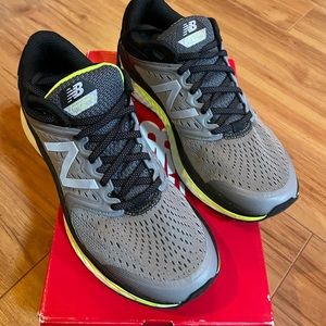Men’s new balance fresh foam sneakers